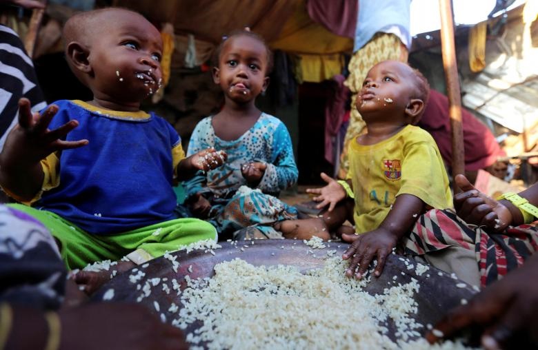 تصاویر غم‌انگیز از قحطی در سومالی | کودکانی که به جرم گرسنگی تلف می‌شوند